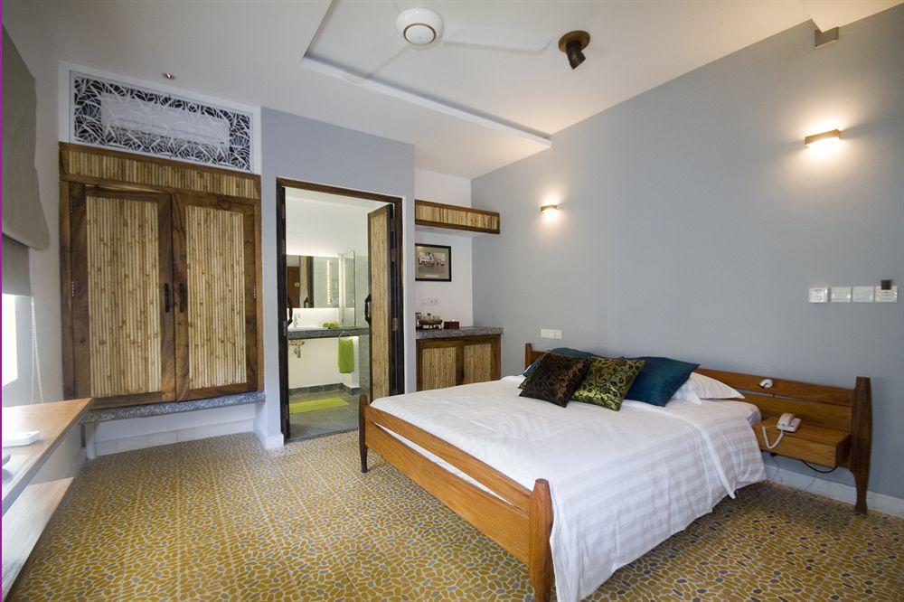 The Sangkum Hotel Пном Пен Екстериор снимка