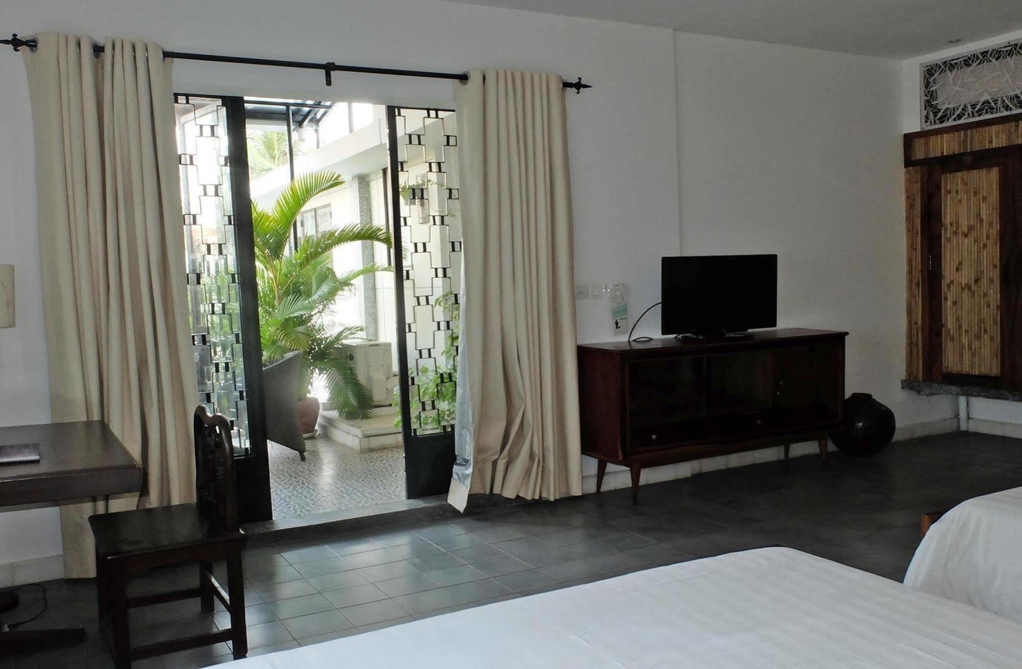 The Sangkum Hotel Пном Пен Екстериор снимка
