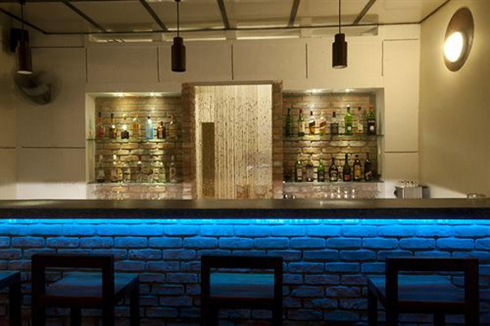 The Sangkum Hotel Пном Пен Екстериор снимка