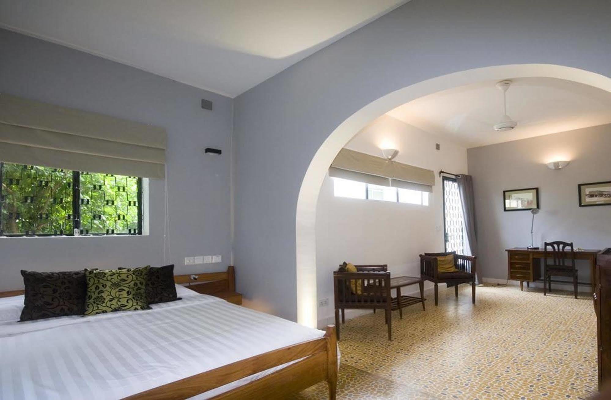 The Sangkum Hotel Пном Пен Екстериор снимка